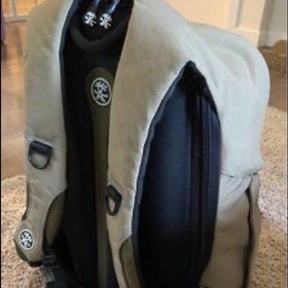 Crumpler Keystone Camera/Laptop Backpack - Picture 4 of 10